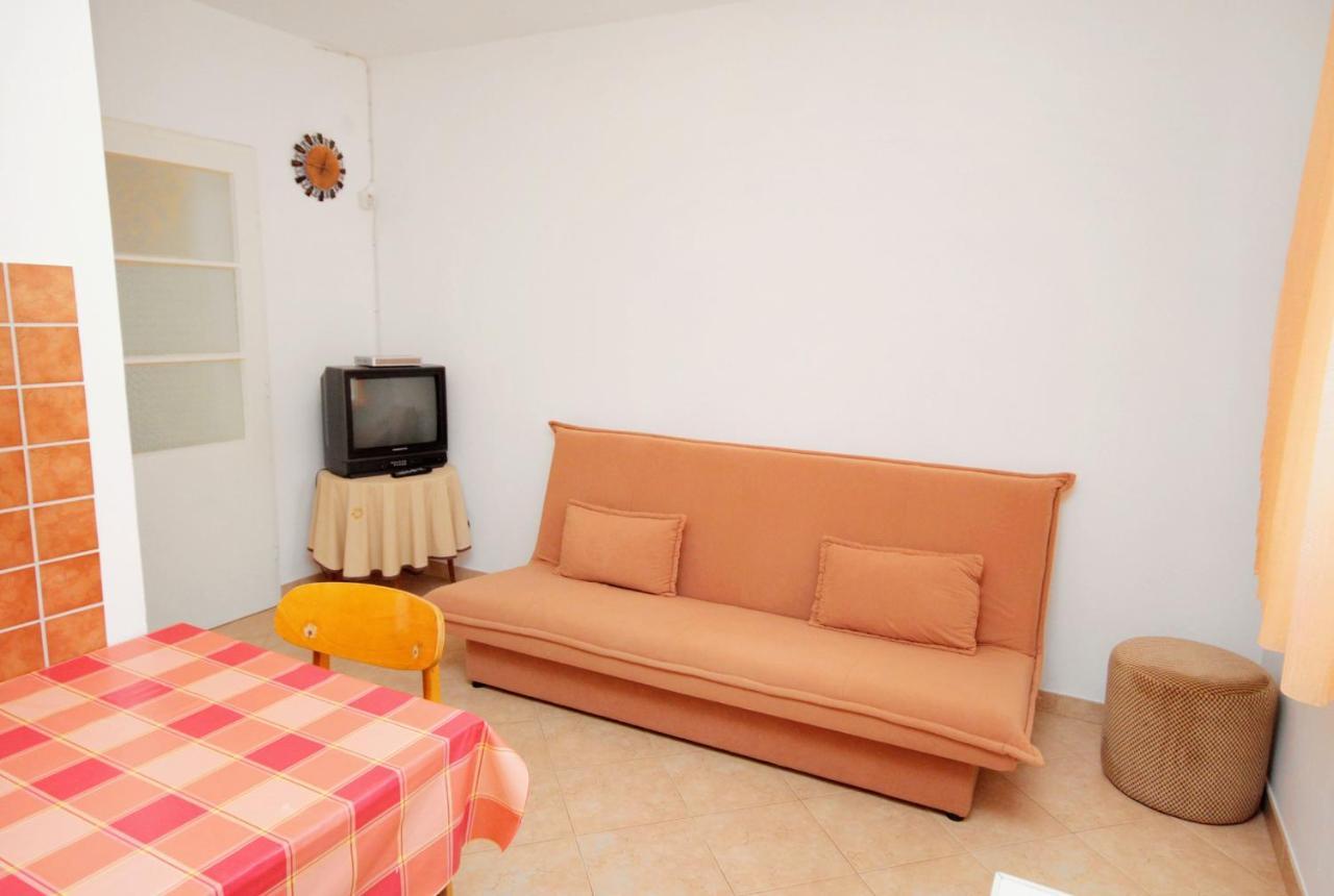 Apartments With A Parking Space Novi Vinodolski - 5587 Екстер'єр фото
