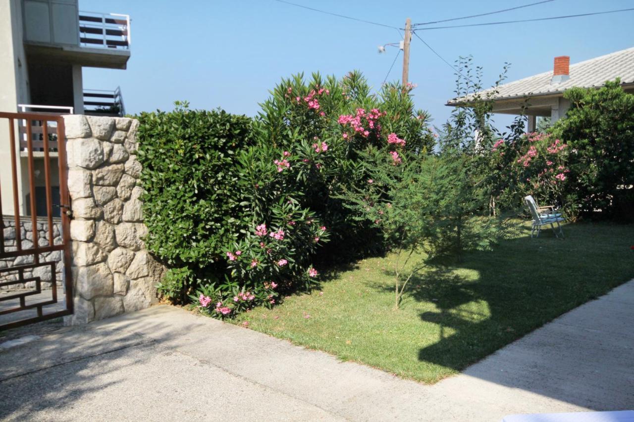 Apartments With A Parking Space Novi Vinodolski - 5587 Екстер'єр фото